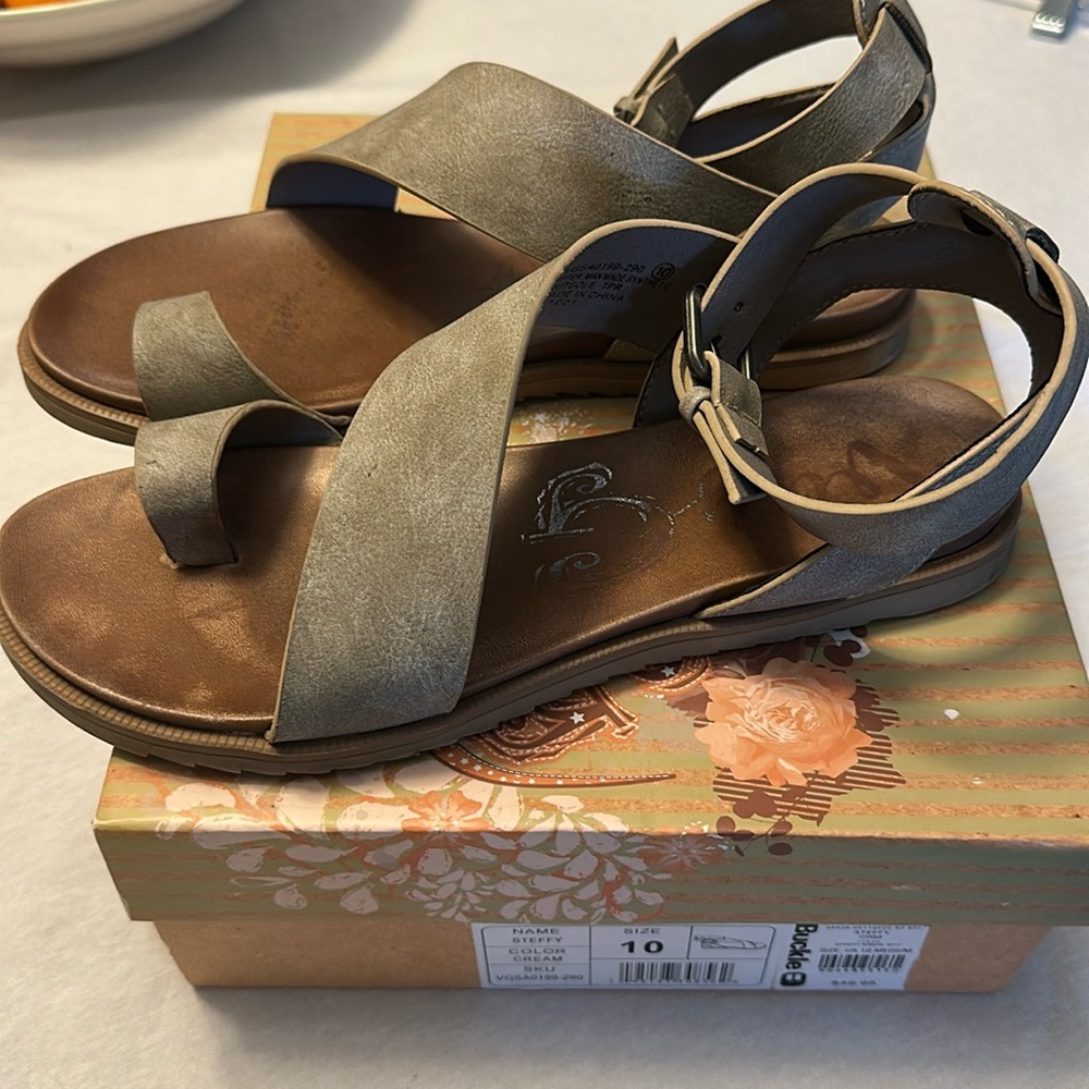 BUCKLE brand strappy  sandals size 10